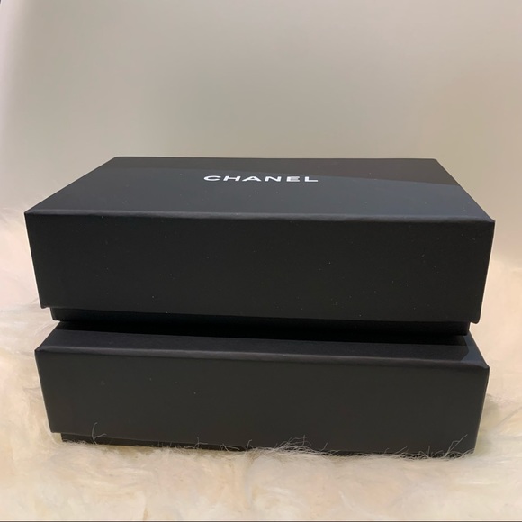 CHANEL Box - Picture 2 of 3